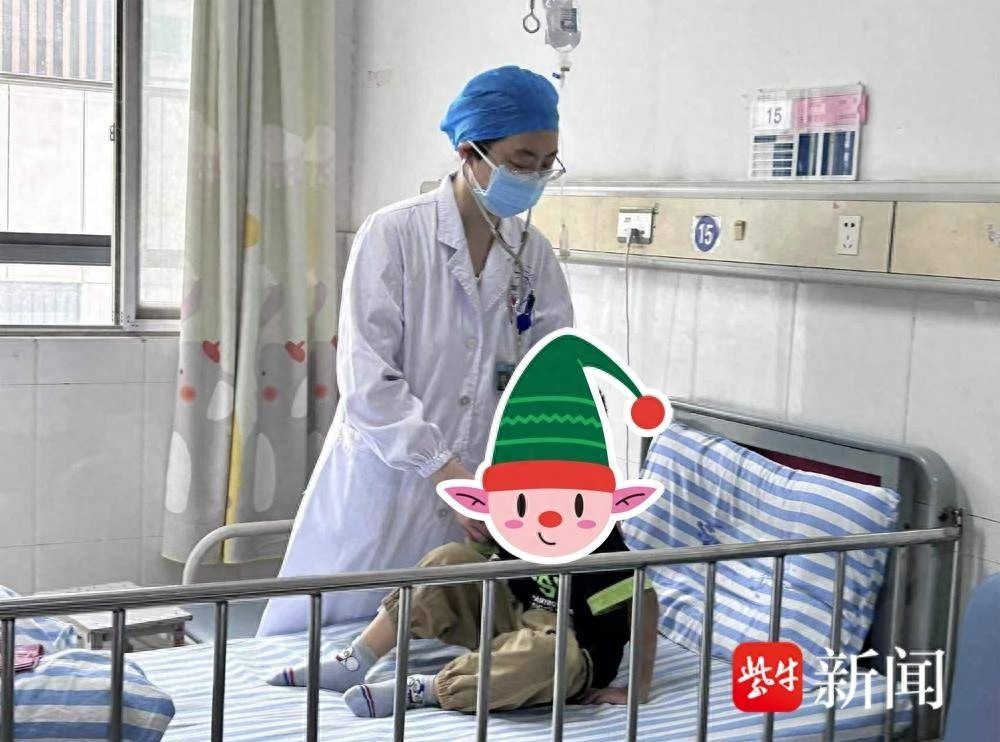 14岁豆豆突发罕见红斑，家长惊慌失措，专家揭秘渗出性多形性红斑真相
