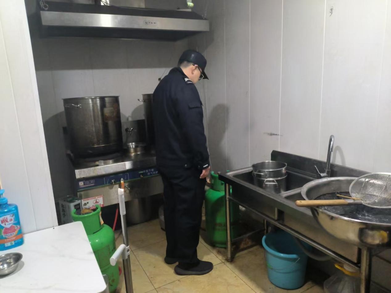 烟台黄渤海新区：550家餐饮店铺燃气安全大排查，筑牢生命财产安全防线  第2张