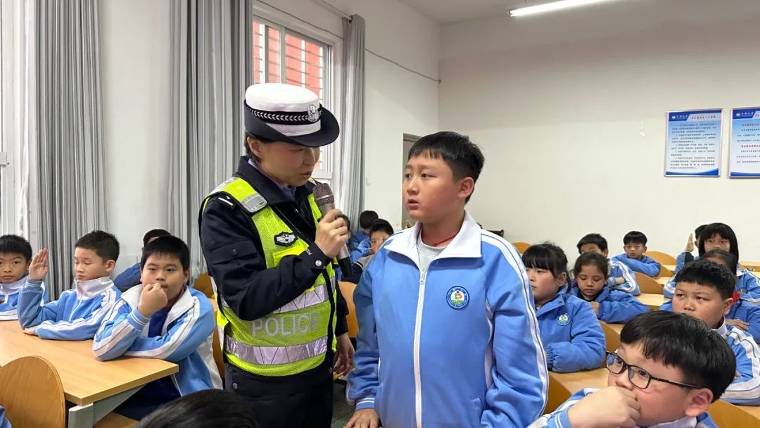 攸县交警走进校园，为孩子的交通安全保驾护航，你还在忽视吗？  第10张