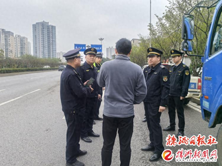 荷塘区城管大队雷霆出击，严打建筑垃圾违法行为，守护城市清洁
