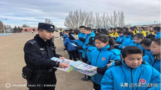 与法同行，法护‘春蕾’：杜尔基中学法治宣传活动震撼来袭，守护未成年人安全成长  第4张