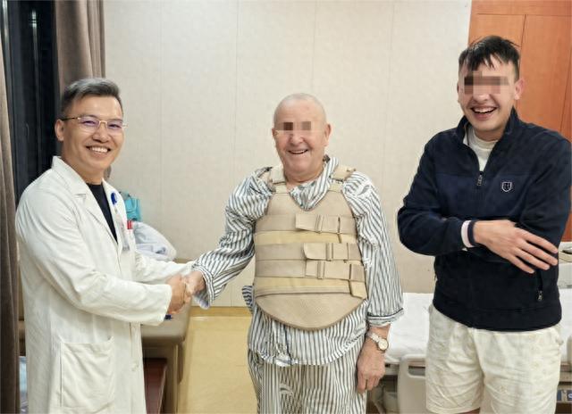 70岁阿尔及利亚企业家腰椎手术成功，浙江省人民医院骨科团队再创奇迹