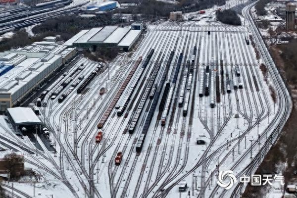 辽宁初雪降临，气温骤降17.1℃！今明两天仍有小雪，防寒保暖刻不容缓