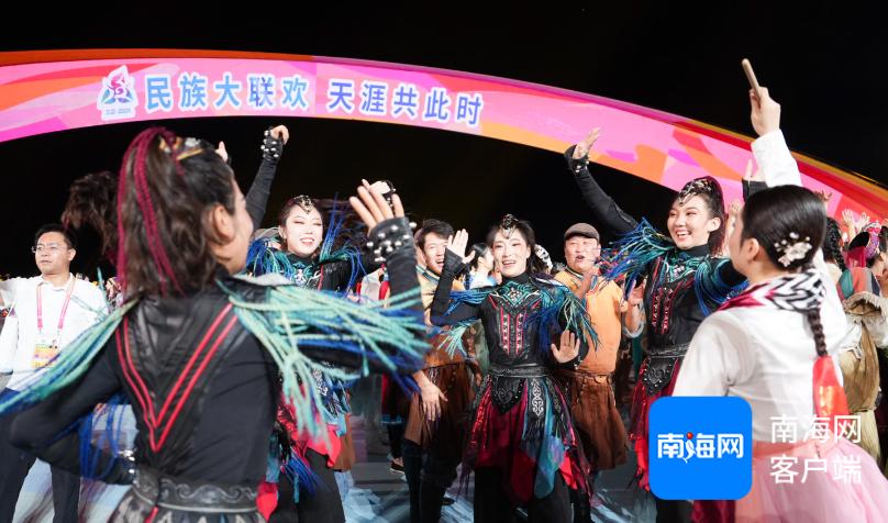 11月26日三亚盛大民族大联欢，扬帆起航海南情，共筑中国梦  第3张