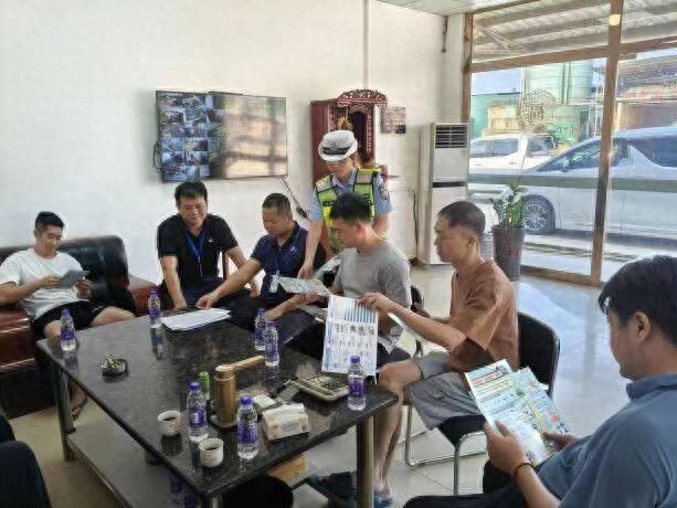 博罗县园洲镇深入物流园宣教：货车安全不容忽视，技能与素养并重  第1张