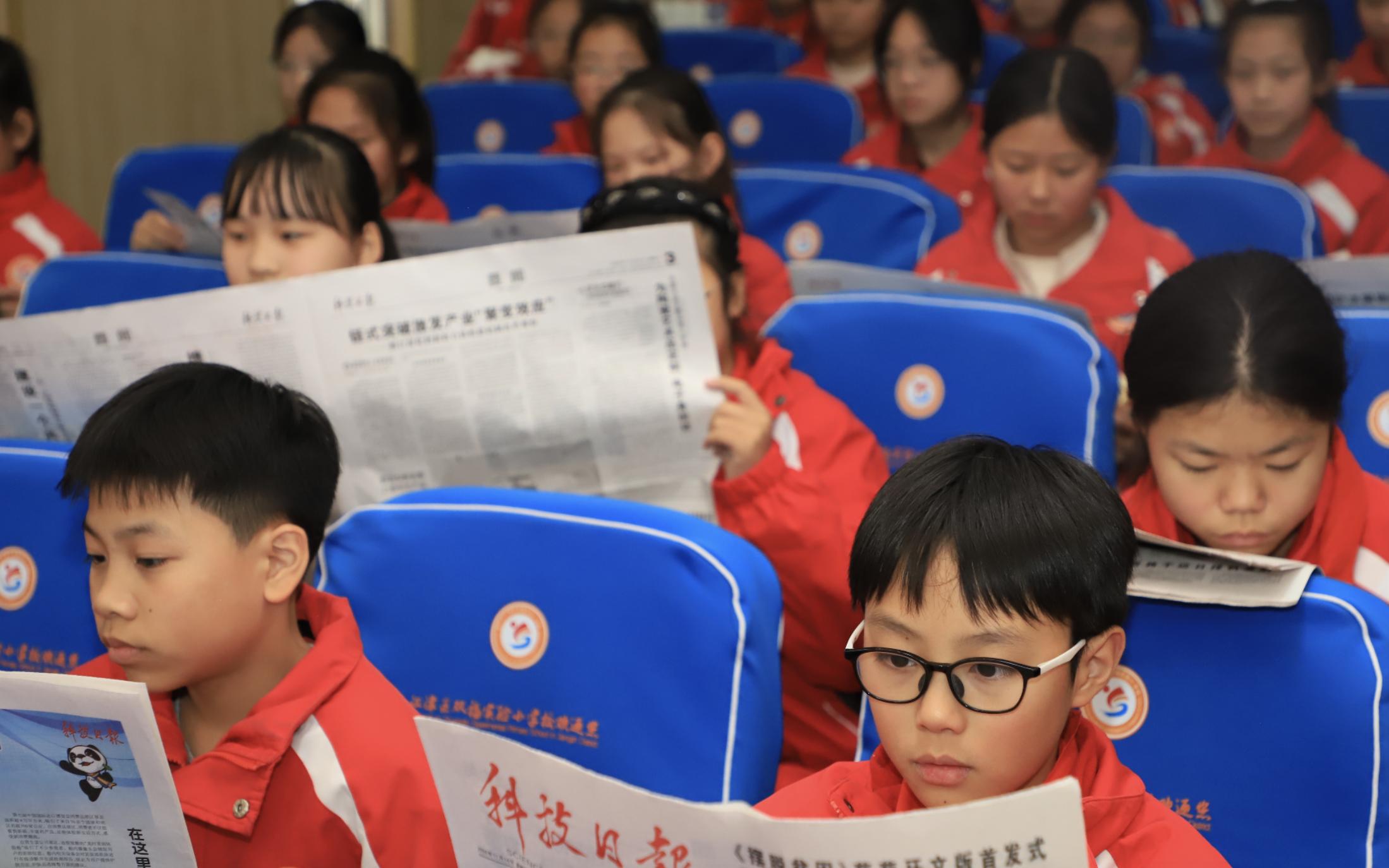 揭秘人工智能的极限：200名小学生与刘礼教授的科学探索之旅  第2张