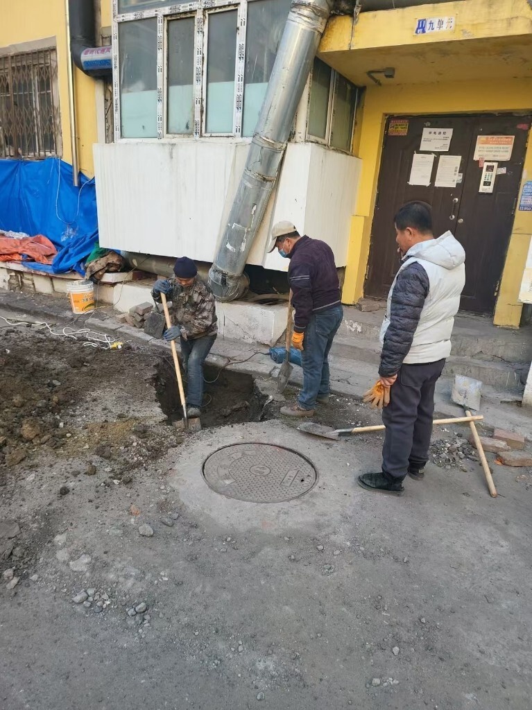哈尔滨居民家中污水四溢，住建局与物业联手迅速解决，居民感激不尽  第2张
