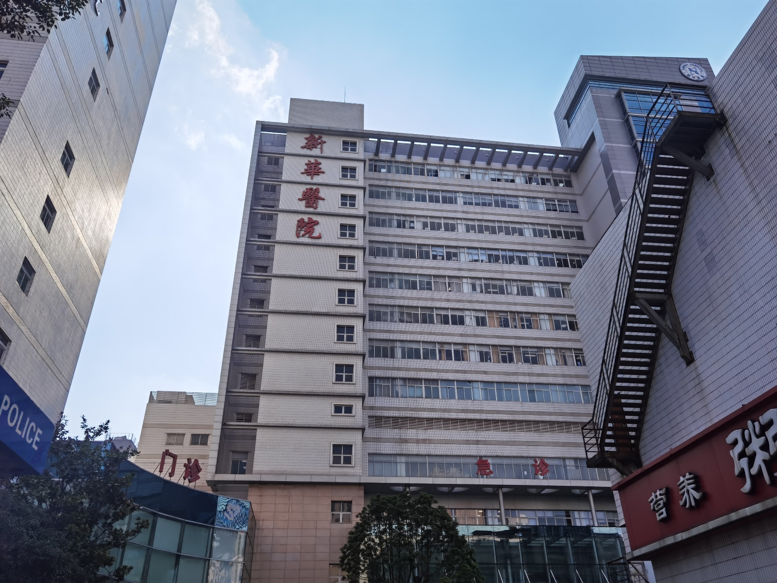 11月26日冷空气来袭，市民感受：有点冷，但没想象中冷  第2张