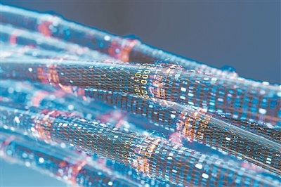 量子通信革命性突破：30公里隐形传输成功，未来互联网速度将超乎想象  第1张