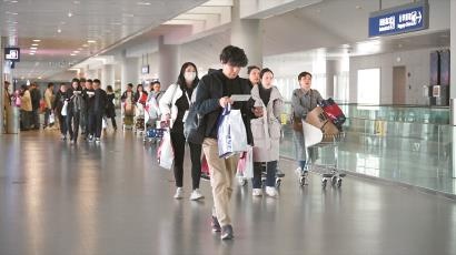 浦东国际机场出入境人数突破3000万，连续22年领跑全国空港，你准备好加入这场全球旅行热潮了吗？