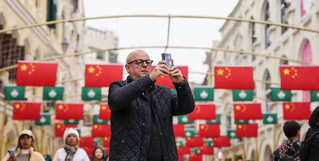 德国中学生穿汉服游绍兴，天安门成外国游客打卡地，中国免签政策再升级  第10张