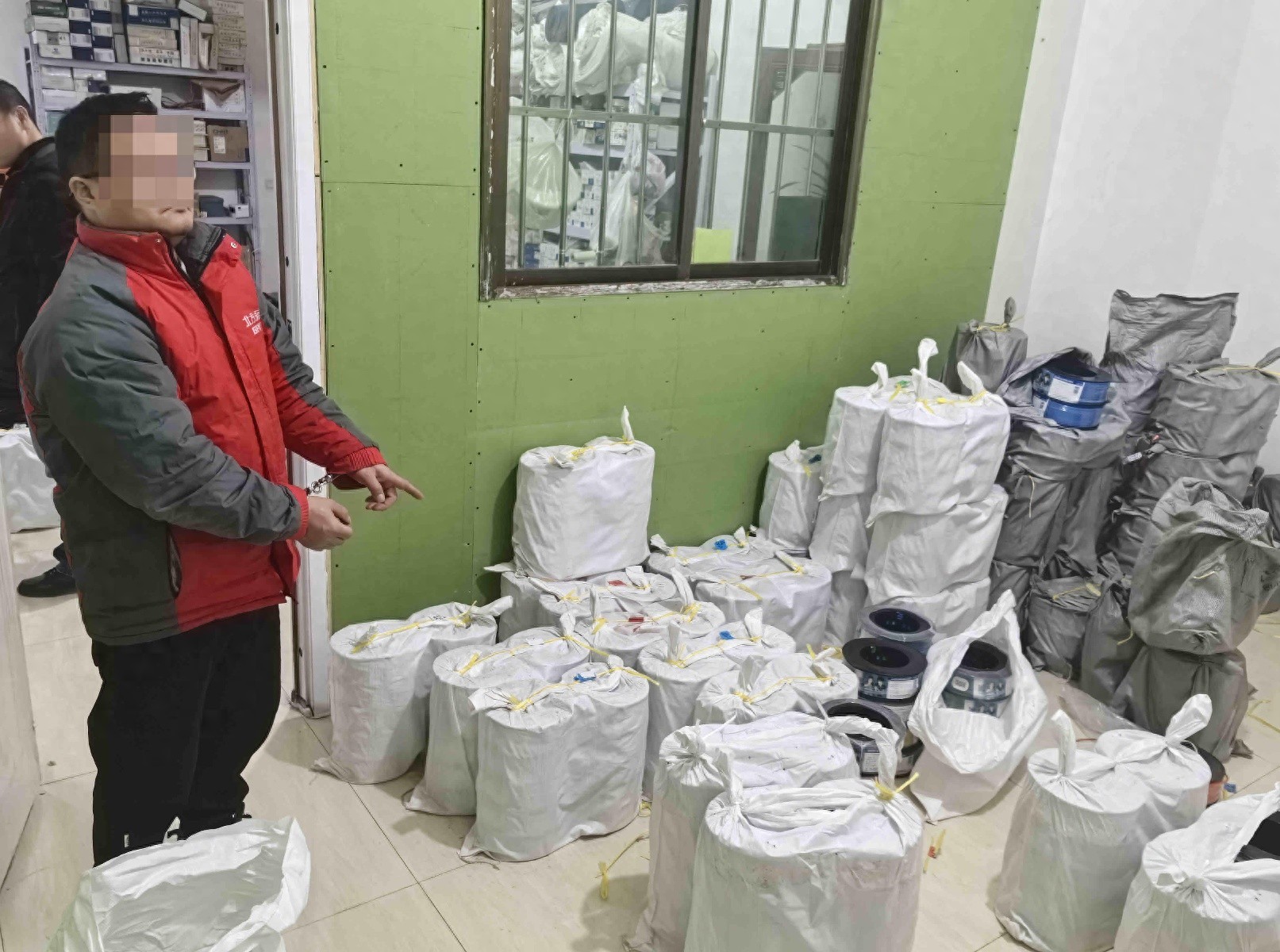 西安警方雷霆出击，破获特大假冒电线案，保护消费者权益和企业知识产权  第1张