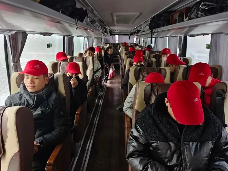 106名东乡县务工人员带着家乡的祝福，踏上异乡奋斗新征程，你准备好迎接他们的故事了吗？  第3张