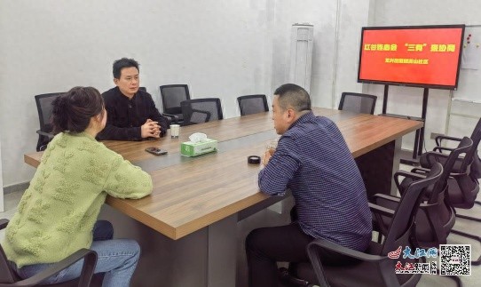 小区车位装摄像头遭拒，业主与物业矛盾升级，社区如何巧妙化解？