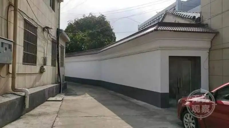 羊尖镇轻工路焕然一新！破损墙面修缮完成，居民通勤路重获新生  第5张