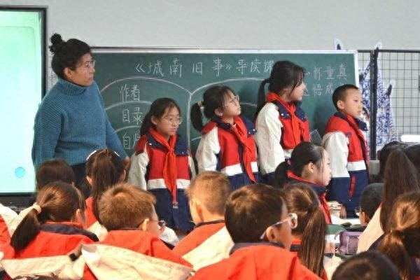 书香致远，课堂焕新：成都市锦江区小学如何通过城南旧事导读课激发学生阅读热情？