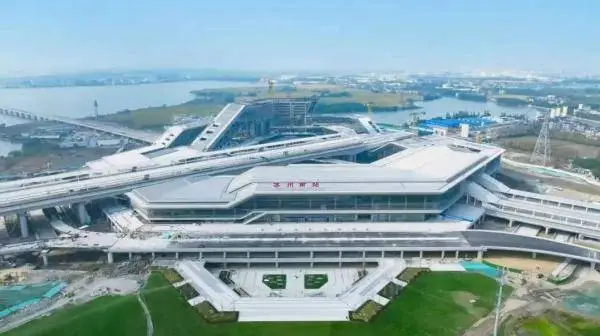 沪苏湖高铁正式开通！163公里穿越江浙沪，苏州南站启用，长三角再添新动脉