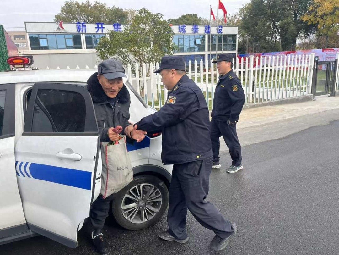 寒冬中的温暖守护：南浔执法队员如何帮助迷途老人找到回家的路？
