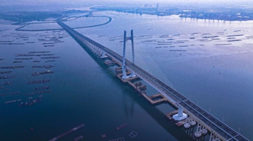 阳江迎来新地标！24公里公路工程通车，出行时间缩短至半小时