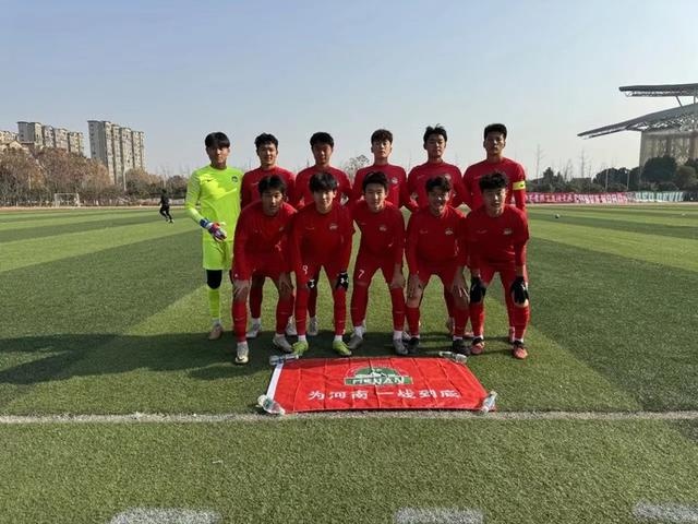 河南U17梯队五连冠！揭秘他们如何在2024年河南省青少年足球锦标赛中一路高歌猛进  第2张