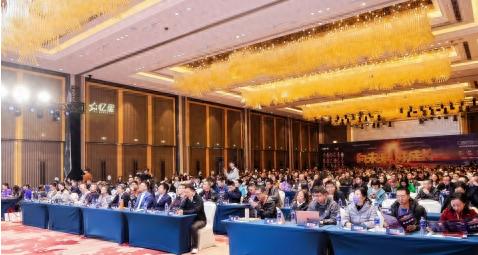 500名教育专家齐聚武汉，揭秘新高考改革下的升学规划与生涯教育新趋势
