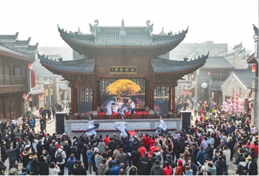 襄阳管家巷文化休闲街区：沉浸式古装大剧，全年演绎半城烟火半城诗  第1张