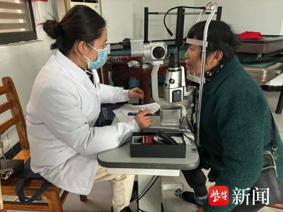 光明巴士进社区：一场守护眼健康的暖心之旅，你不可错过的视力检查盛宴  第2张