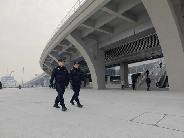 松江枢纽开通运营，松江警方与交警如何保障？  第2张
