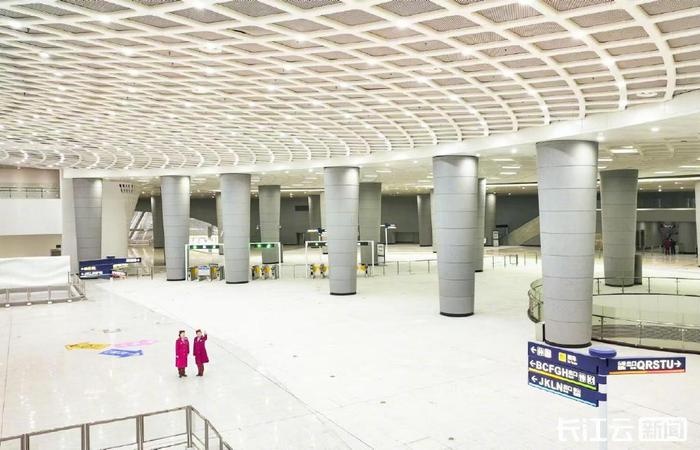 武汉地铁11号线光谷广场站惊艳亮相！360°环形站厅引领换乘新体验  第2张