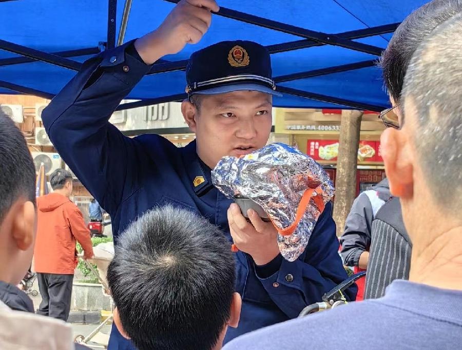一站式政策宣讲+多方联动，天河区青治计划志愿服务集市如何激发群众共建共治共享？  第2张