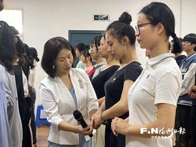 355 名青年志愿者接受全方位实操培训，助力 2024 世界航海装备大会  第1张