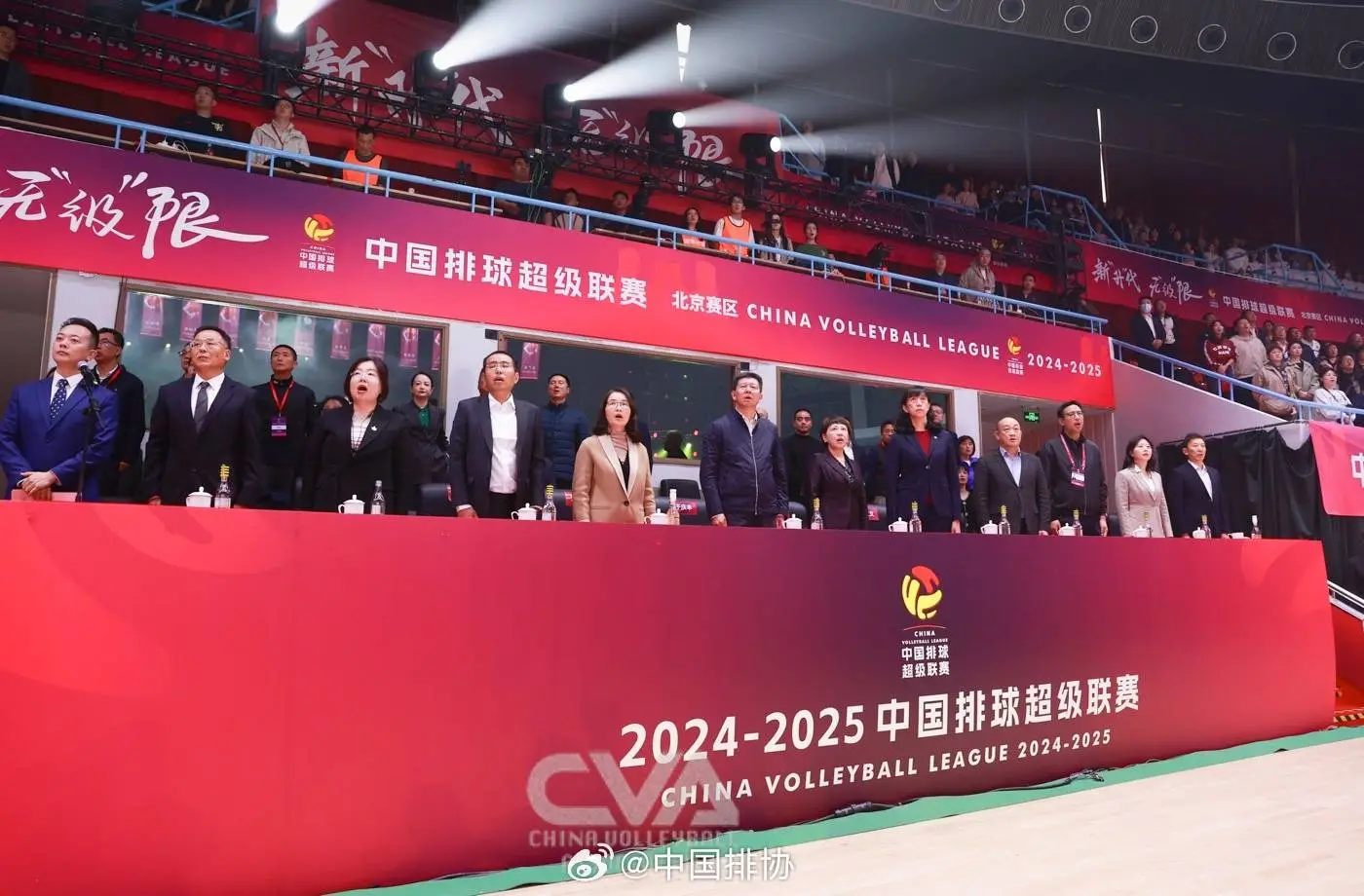 国家德比惨败！皇马 0 比 4 巴萨，莱万双响，拉菲尼亚建功  第6张