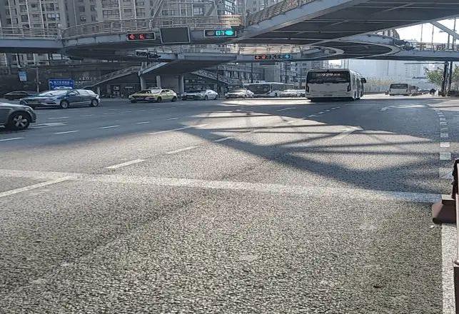上海一道路出现波浪，市民呼吁修复，相关部门回应了  第4张