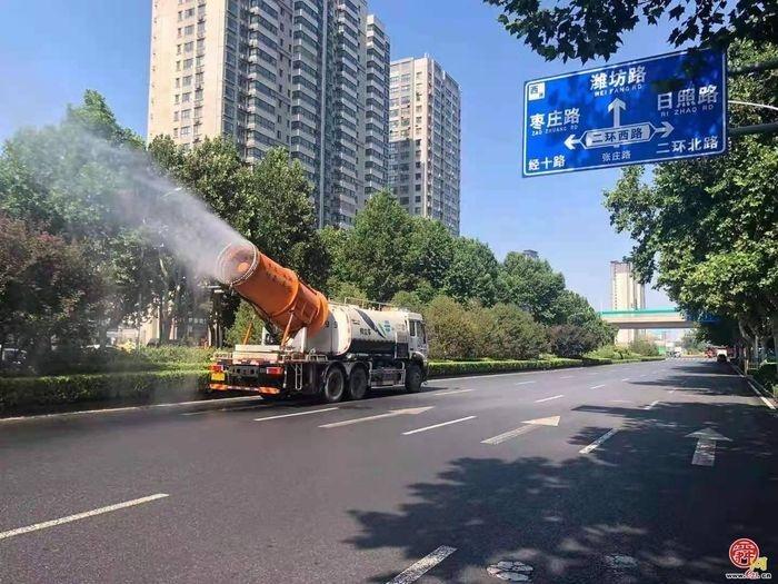 环卫工自学成才，马路竟成她的画布  第6张