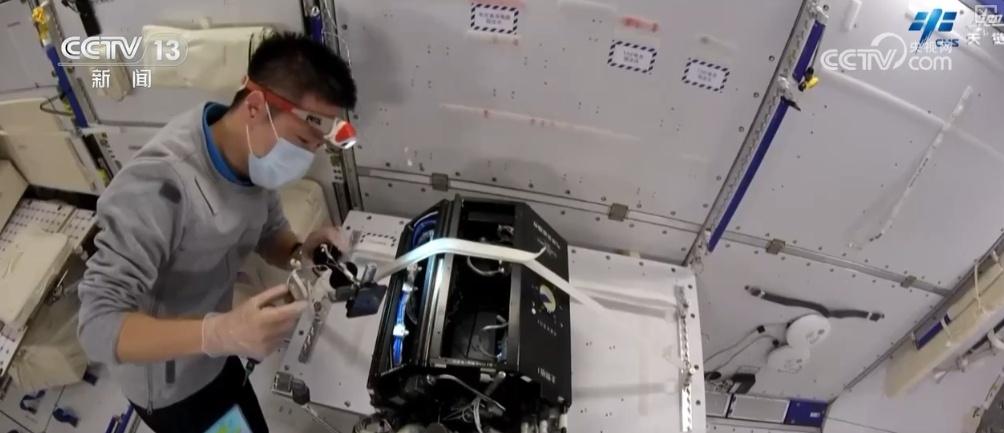 神舟十九号发射在即，神舟十八号乘组准备返回，空间站实验有序推进  第2张