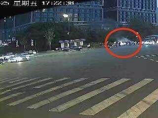 杭州 316 路公交司机，你是真正的城市英雄  第1张