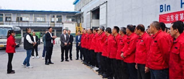 滨州举行庆祝山东省第三十届环卫工人节系列主题活动，致敬城市美容师  第1张