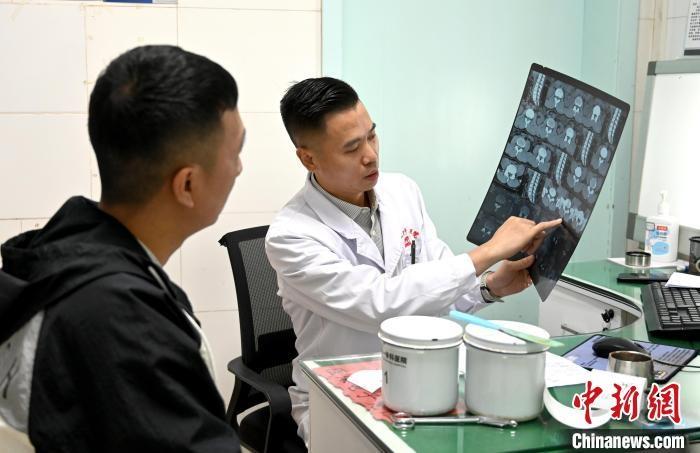 医师跑者：守护马拉松赛道的白衣天使  第2张