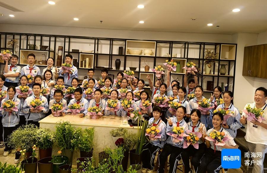海口学生走进职业学校，体验插花艺术，开启未来职业探索之旅  第3张
