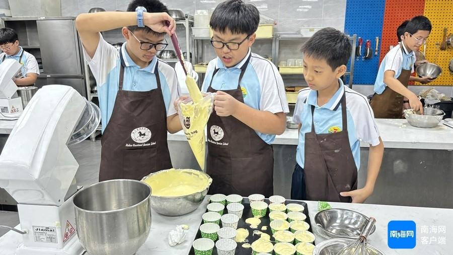 海口琼山华侨中学学生体验面点师一天，你羡慕吗？  第1张