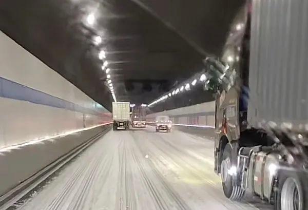 郊环隧道内竟下雪了？原因令人哭笑不得  第2张
