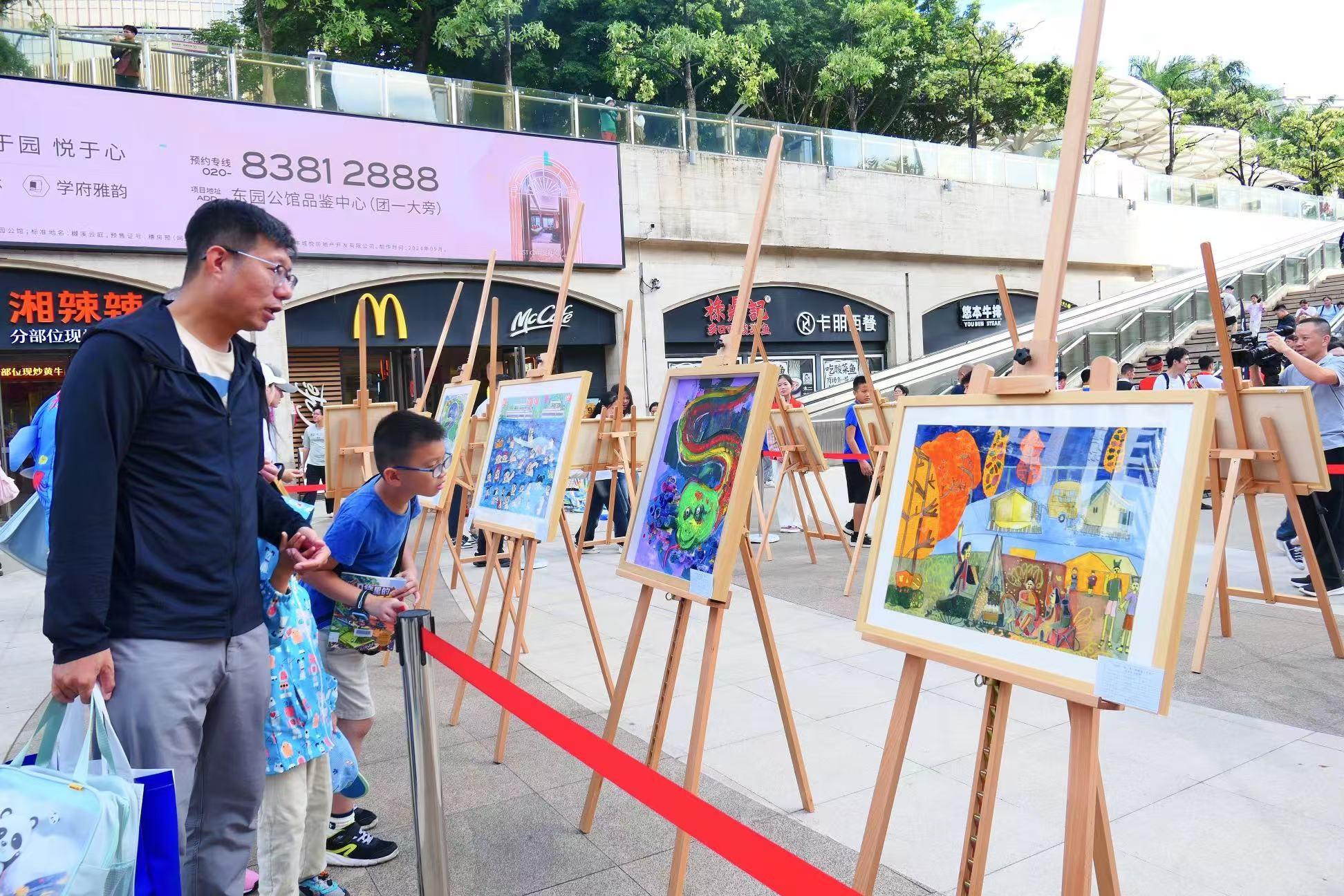 200 位特殊孩子在舞台上大放异彩，这场演出太震撼了  第2张