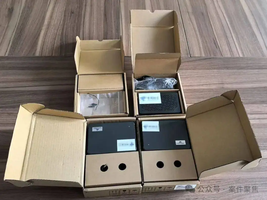 身穿工作服男子上门升级网速，竟偷偷架起自带机顶盒  第1张