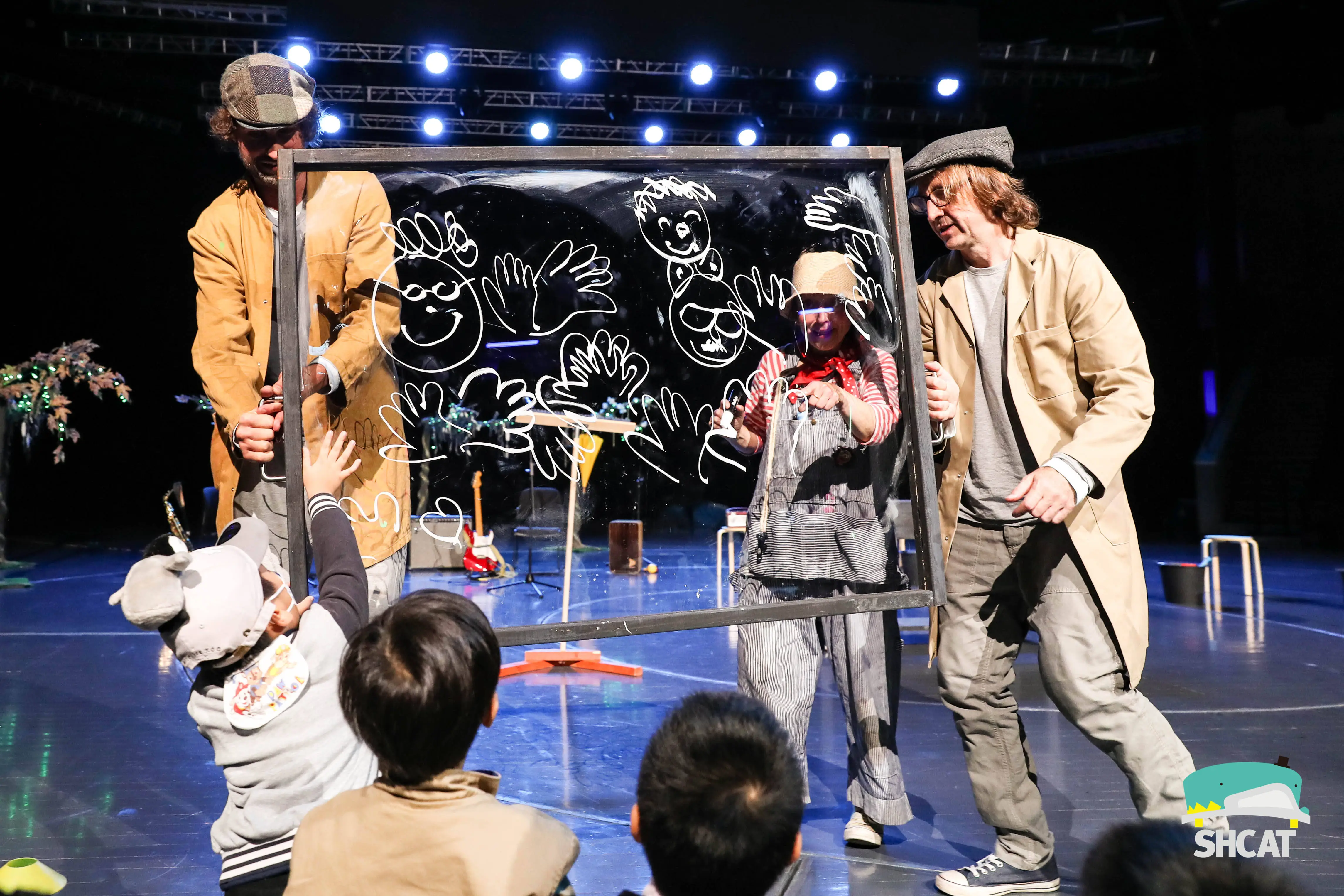 国内首部融合观演沉浸式戏剧火鸟，周末六场演出超 700 人观演  第1张