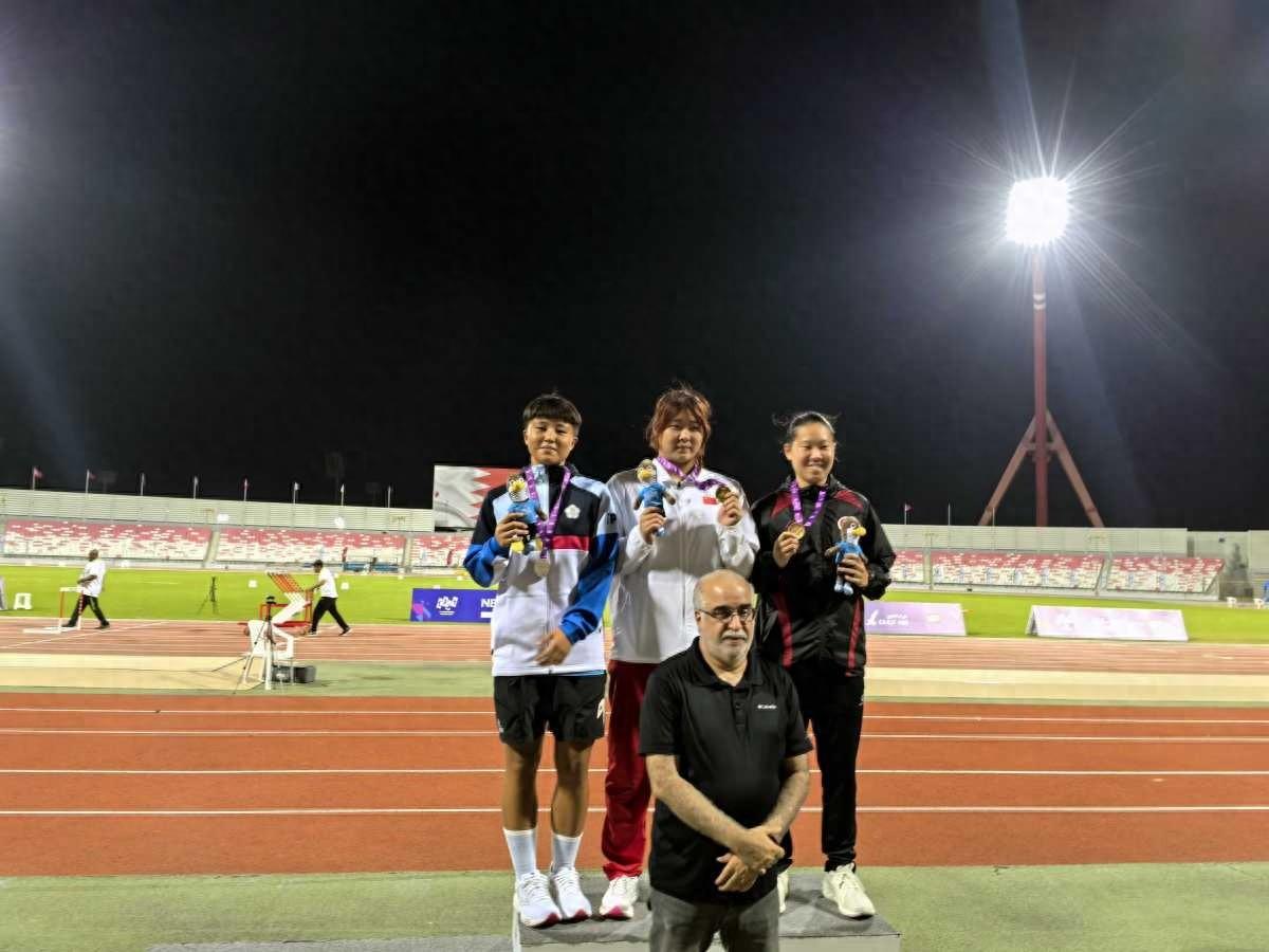 16 岁宁波小将严子怡，三次世界大赛夺女子标枪冠军  第1张