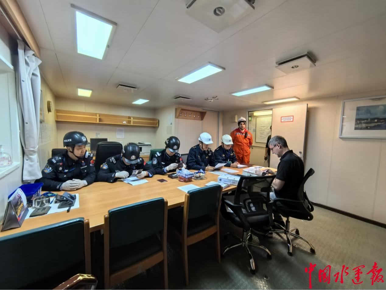 第七届进博会临近，外高桥港区迎来神秘展品，让你不出国门领略南太平洋海岛风情  第2张