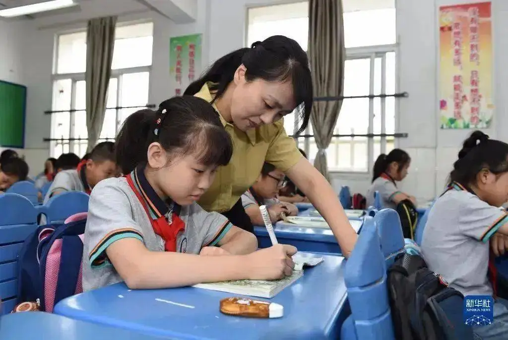 汉字书写渐行渐远，中小学生该如何传承和发展？  第1张