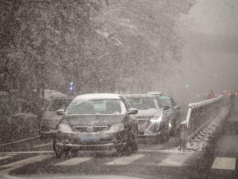 大连初雪限定美景，仅市内、旅顺、金普新区可见，其他区域的小伙伴还得再等  第3张