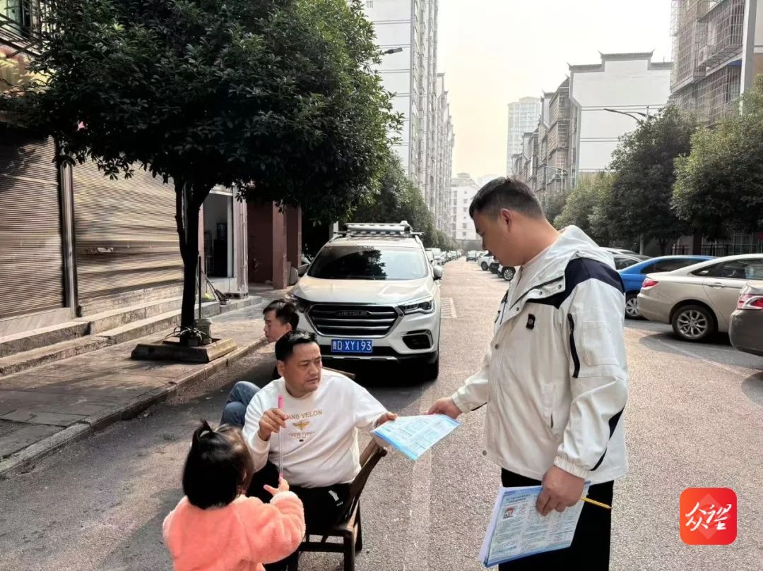 碧江区灯塔街道创新野广告治理模式，守护居民安全，共建文明社区  第2张
