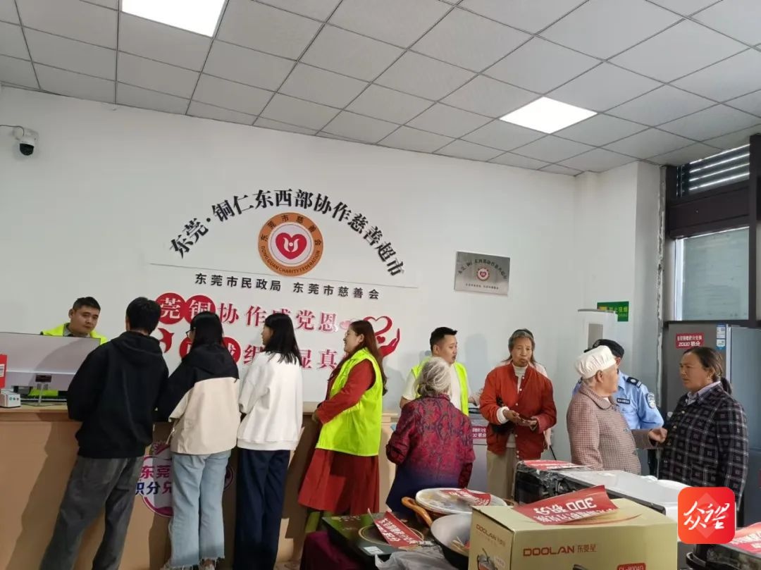 碧江区灯塔街道创新野广告治理模式，守护居民安全，共建文明社区  第4张